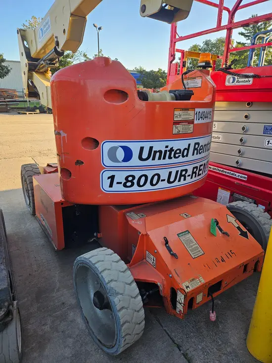 2016 JLG E400AJPN Articulating Boom Lift