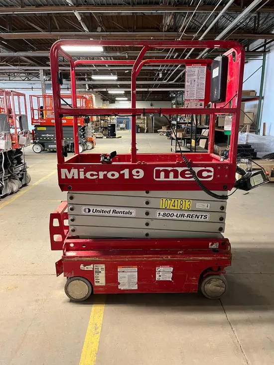 2018 MEC MICRO 19 Scissor Lift