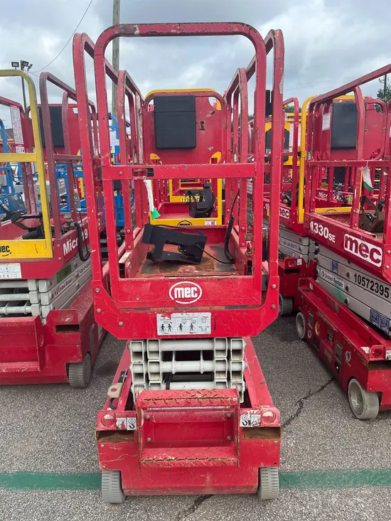 2017 MEC 1330SE Scissor Lift