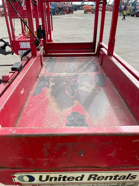 2018 MEC MICRO 19 Scissor Lift