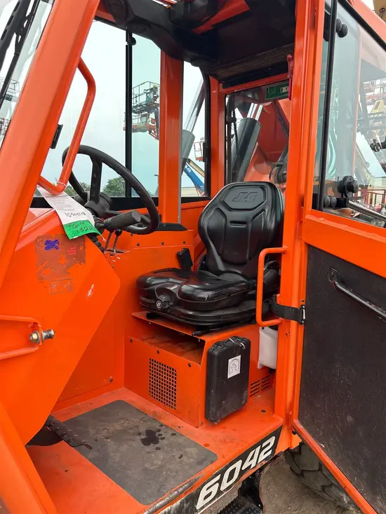2016 SKYTRAK 6042 Forklift