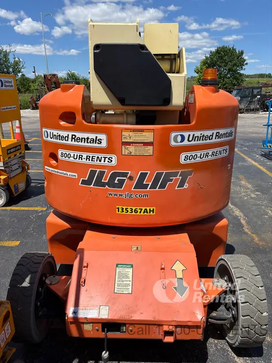 2014 JLG E400AJPN Articulating Boom Lift