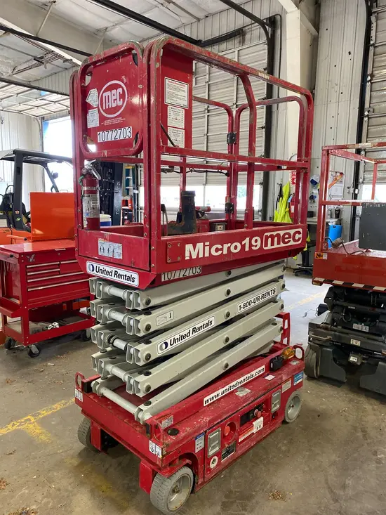 2018 MEC MICRO 19 Scissor Lift