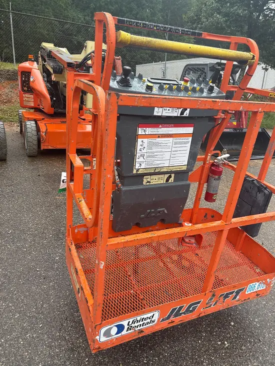 2017 JLG E400AJPN Articulating Boom Lift