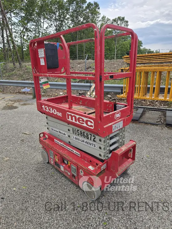 2017 MEC 1330SE Scissor Lift