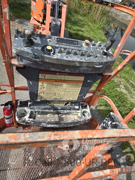 2016 JLG E300AJP Articulating Boom Lift
