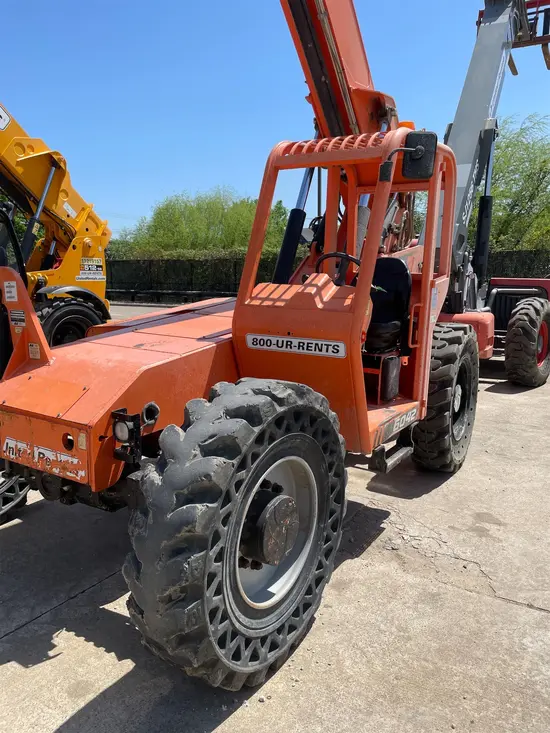 2017 SKYTRAK 6042 Forklift