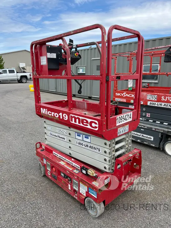 2019 MEC MICRO 19 Scissor Lift