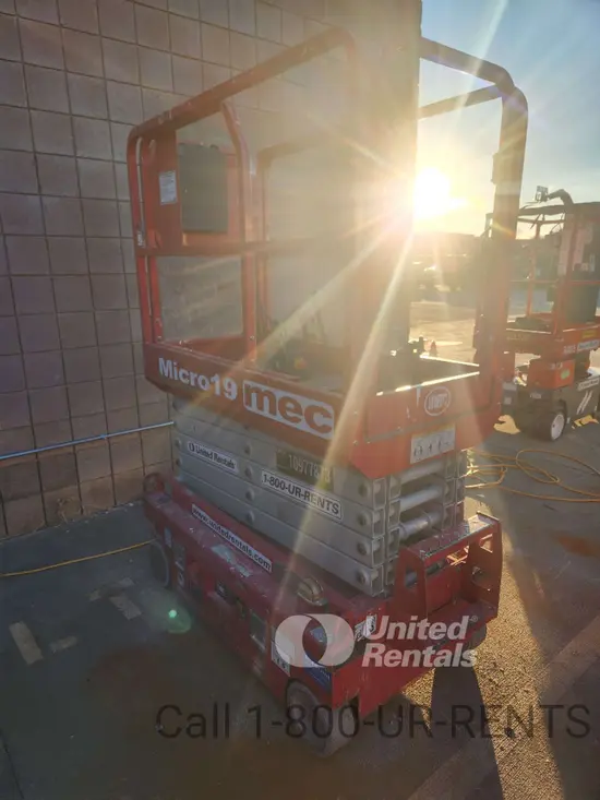 2019 MEC MICRO 19 Scissor Lift