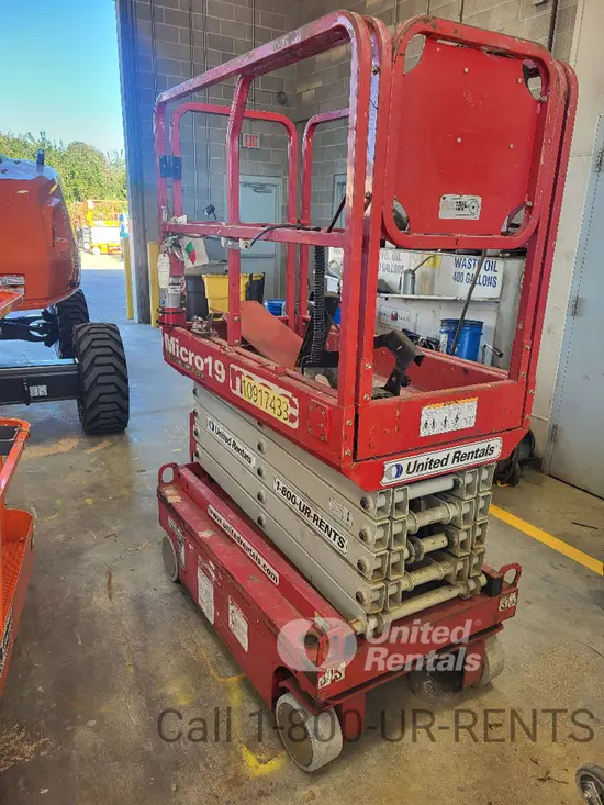 2019 MEC MICRO 19 Scissor Lift