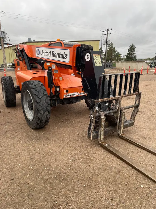 2018 SKYTRAK 6042 Forklift