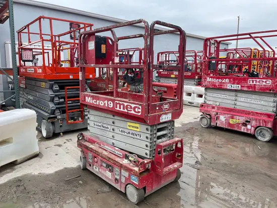 2018 MEC MICRO 19 Scissor Lift