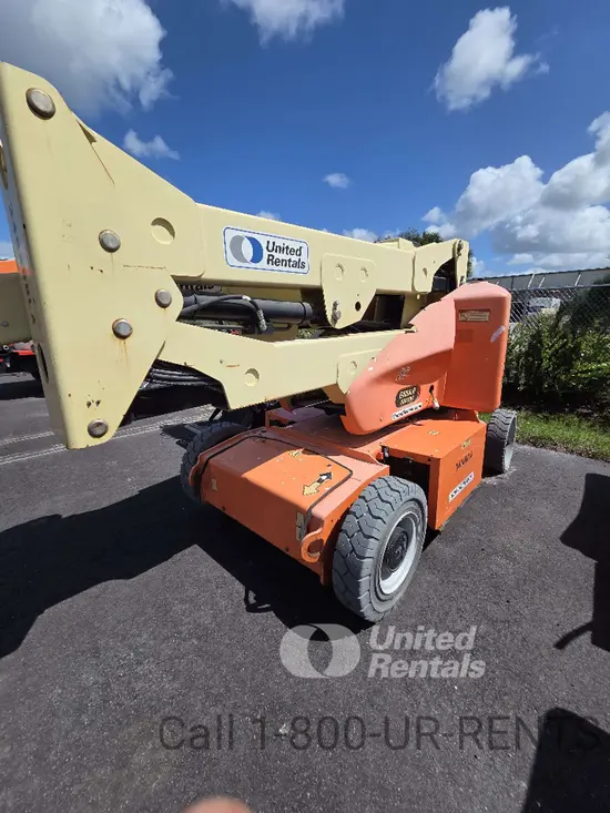 2016 JLG E400AJPN Articulating Boom Lift