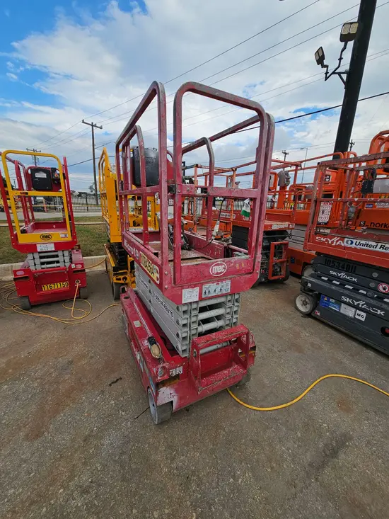 2018 MEC MICRO 19 Scissor Lift