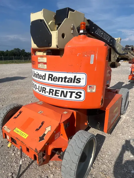 2016 JLG E400AJPN Articulating Boom Lift
