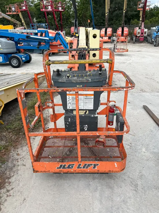 2017 JLG E400AJPN Articulating Boom Lift