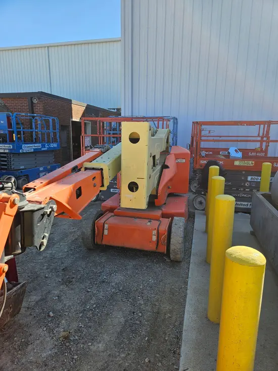 2012 JLG E400AJPN Articulating Boom Lift