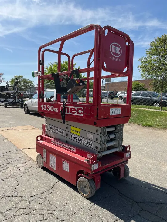 2017 MEC 1330SE Scissor Lift