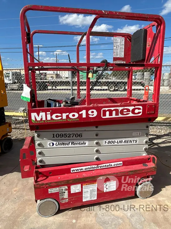 2019 MEC MICRO 19 Scissor Lift