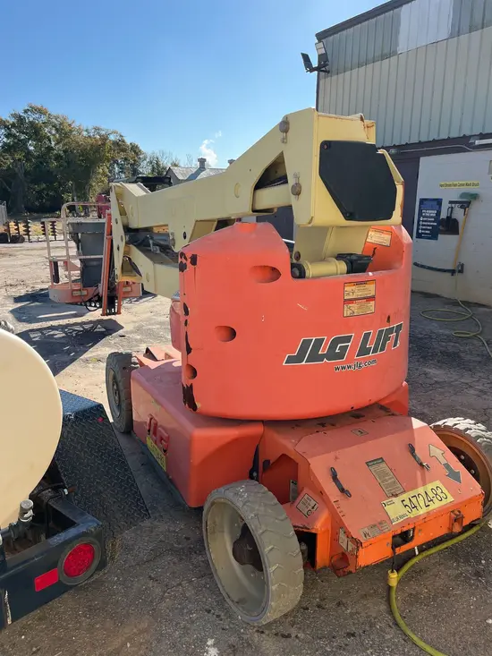 2012 JLG E400AJPN Articulating Boom Lift