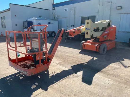 2014 JLG E400AJPN Articulating Boom Lift