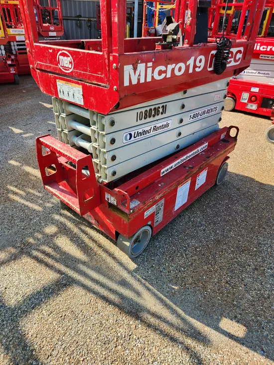 2018 MEC MICRO 19 Scissor Lift