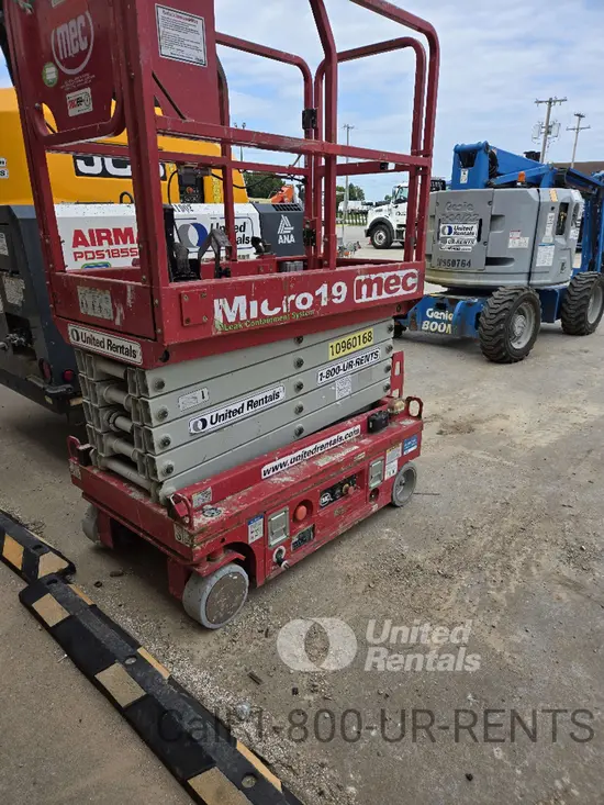 2019 MEC MICRO 19 Scissor Lift