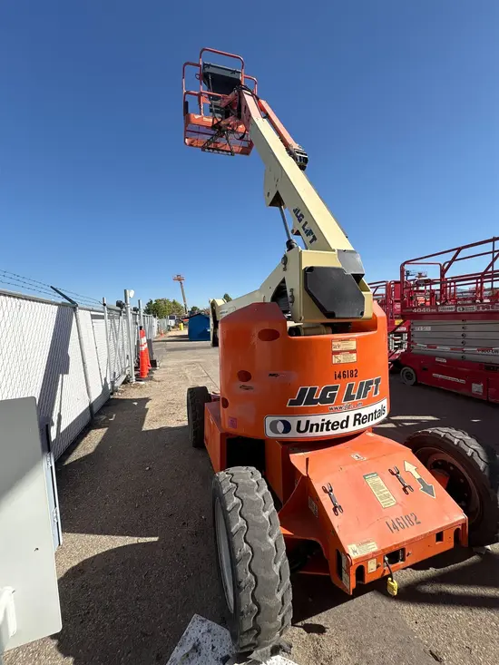 2014 JLG E450AJ Articulating Boom Lift