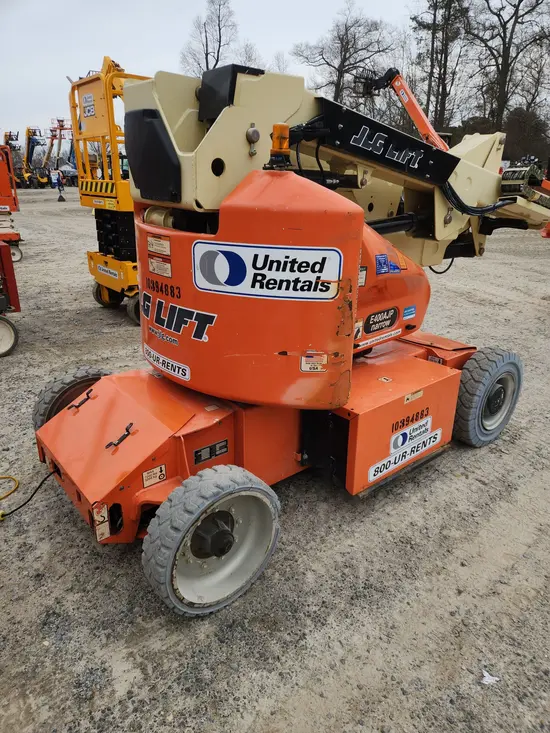 2015 JLG E400AJPN Articulating Boom Lift