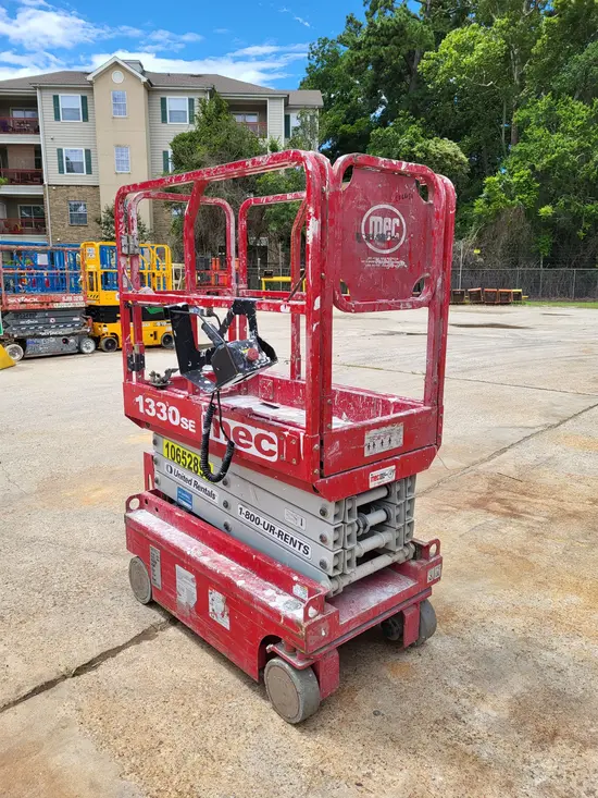2017 MEC 1330SE Scissor Lift