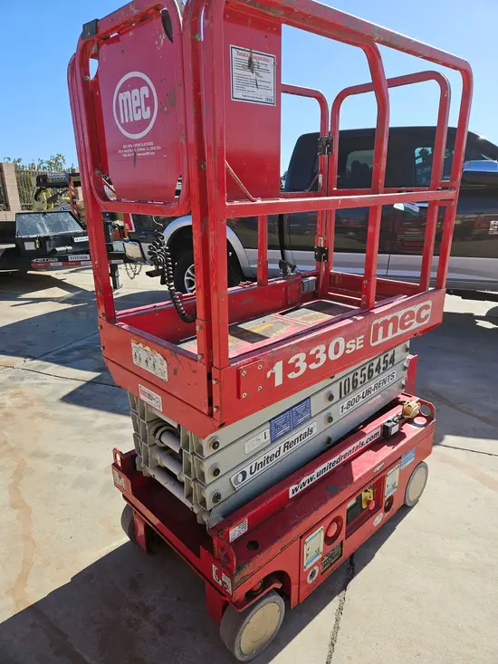 2017 MEC 1330SE Scissor Lift