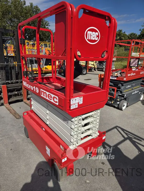 2017 MEC MICRO 19 Scissor Lift