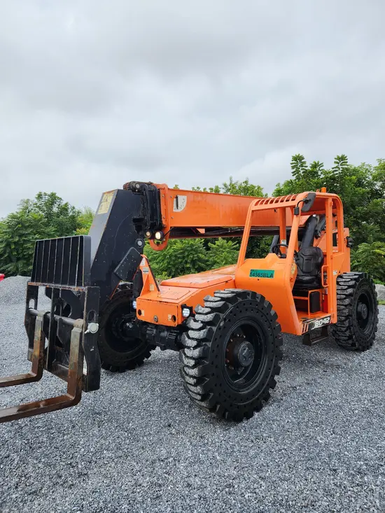 2017 SKYTRAK 8042 Forklift