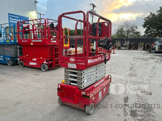 2018 MEC MICRO 19 Scissor Lift