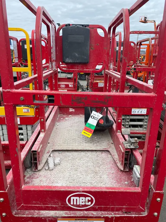 2018 MEC MICRO 19 Scissor Lift