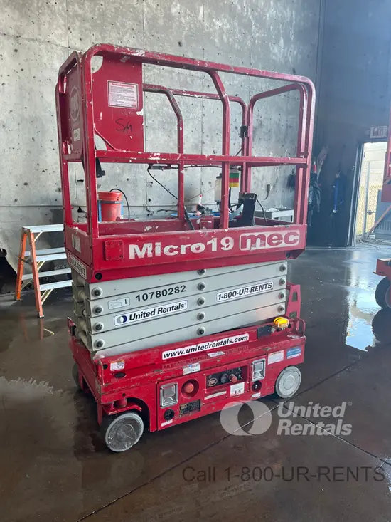 2018 MEC MICRO 19 Scissor Lift