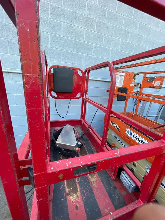 2017 MEC 1330SE Scissor Lift