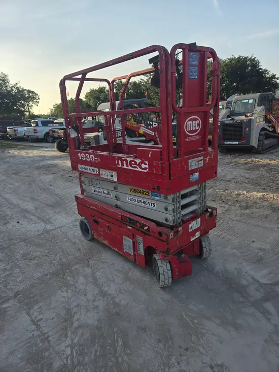2017 MEC 1930SE Scissor Lift