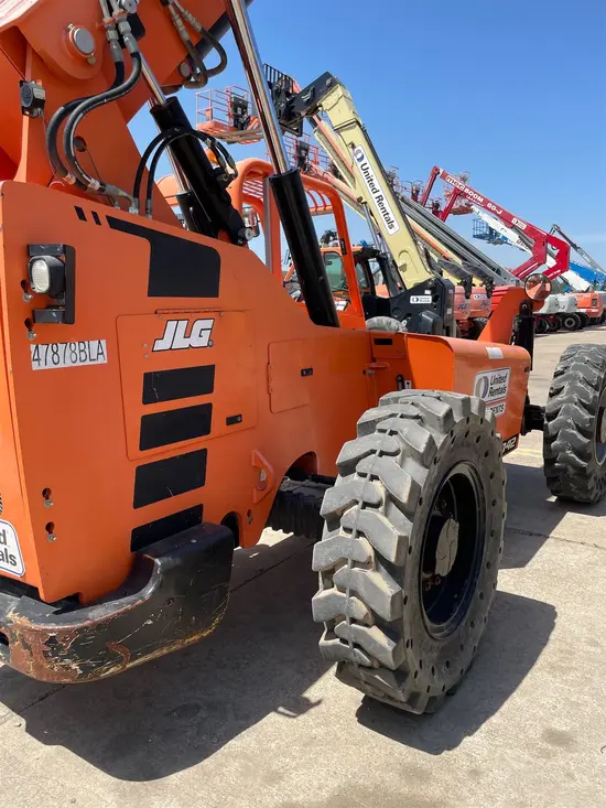 2017 SKYTRAK 6042 Forklift
