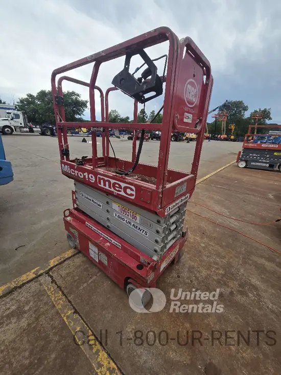2019 MEC MICRO 19 Scissor Lift