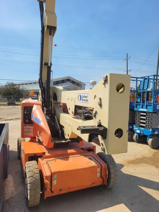 2017 JLG E400AJPN Articulating Boom Lift