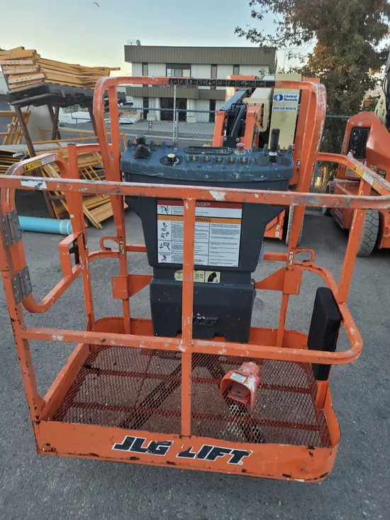 2016 JLG E300AJP Articulating Boom Lift