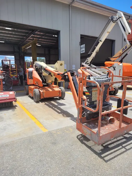2015 JLG E400AJPN Articulating Boom Lift