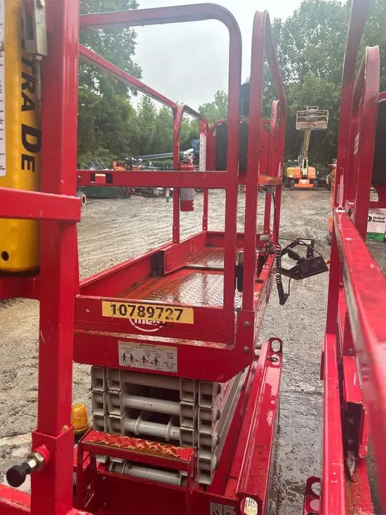 2018 MEC MICRO 19 Scissor Lift
