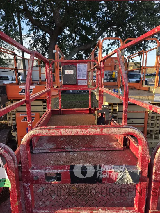 2017 MEC 3346SE Scissor Lift