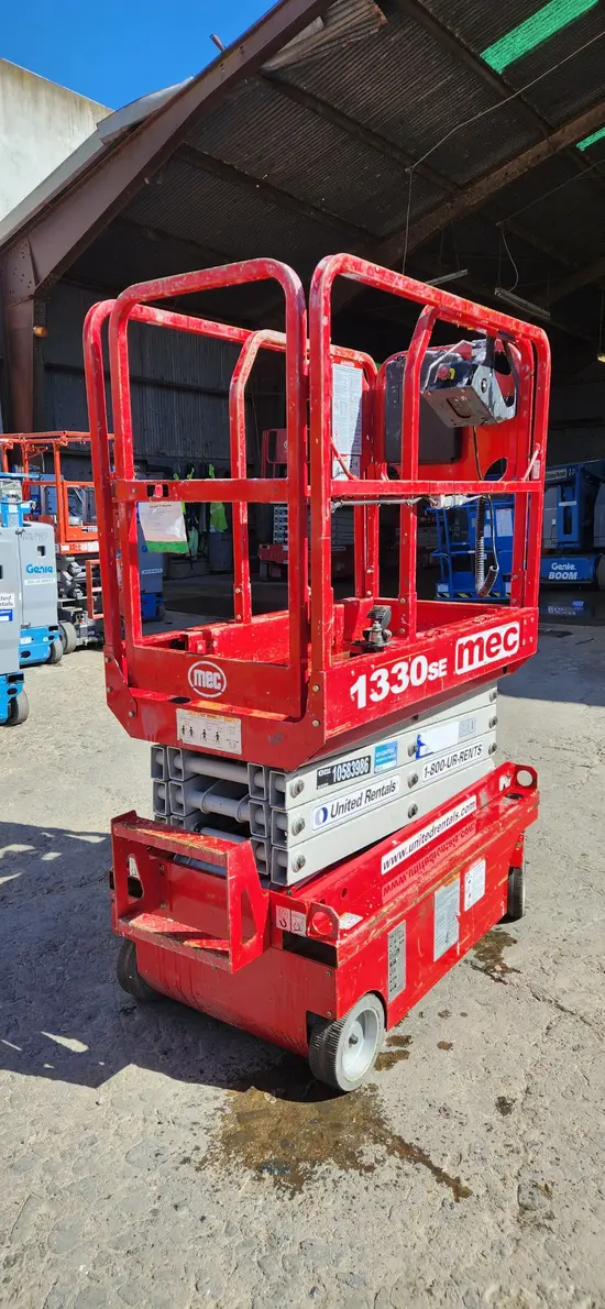 2017 MEC 1330SE Scissor Lift