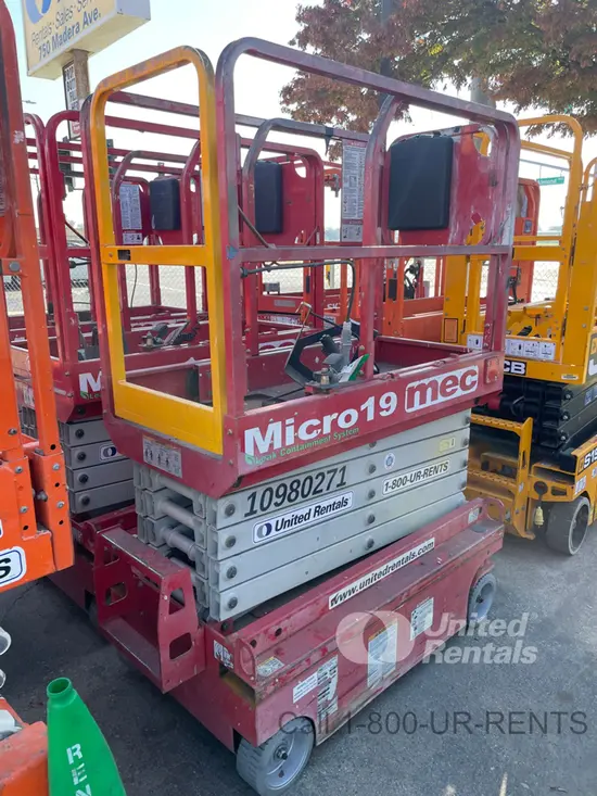 2019 MEC MICRO 19 Scissor Lift