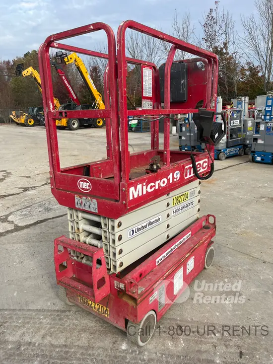 2018 MEC MICRO 19 Scissor Lift