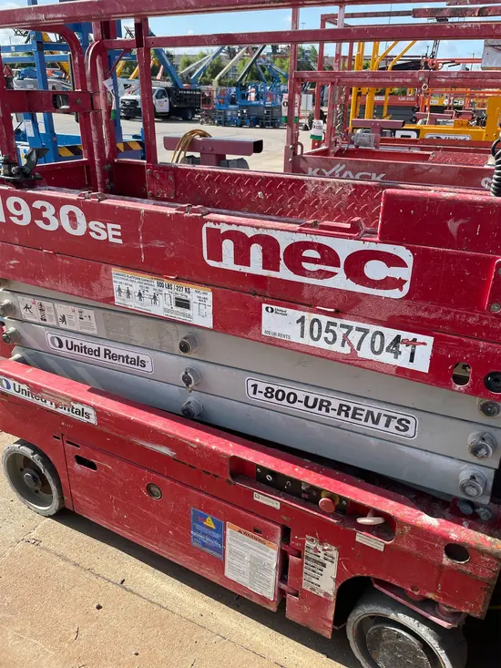 2017 MEC 1930SE Scissor Lift