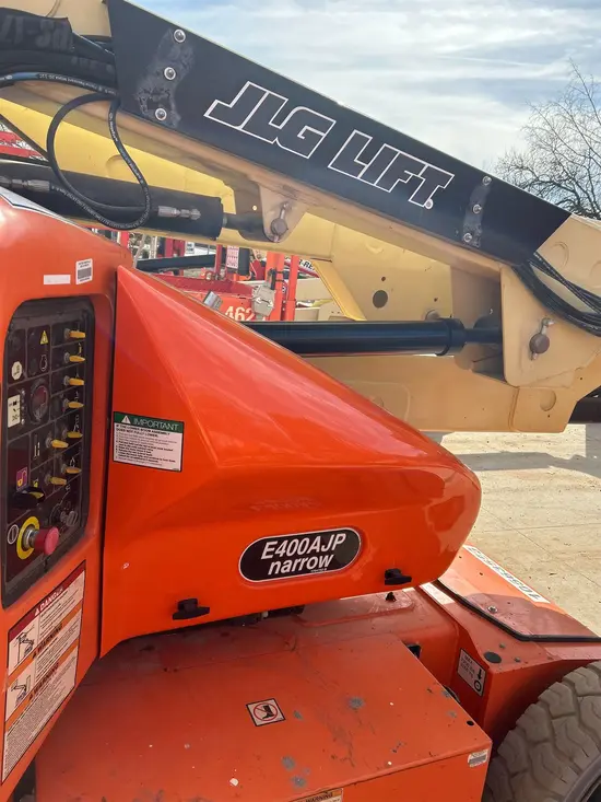2017 JLG E400AJPN Articulating Boom Lift